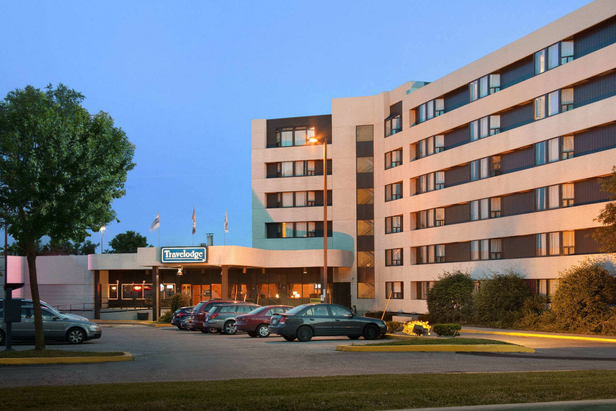 Travelodge By Wyndham Toronto East Экстерьер фото
